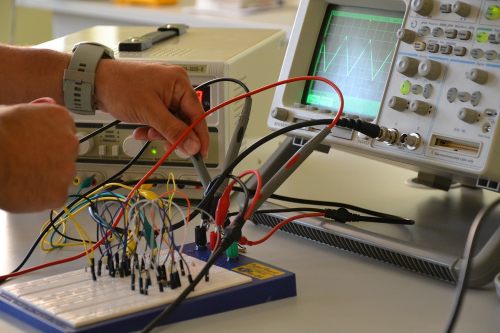 IEC 61000-4-12 Elektromanyetik Uyumluluk (EMC) - Bölüm 4-12: Test ve Ölçüm Teknikleri - Halka Dalgası Bağışıklık Testi