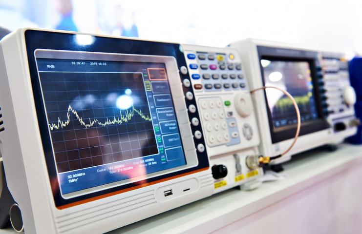 IEC 61000-4-13 Elektromanyetik Uyumluluk (EMC) - Bölüm 4-13: Test ve Ölçüm Teknikleri - AC Güç Bağlantı Noktasında Şebeke Sinyallemesi Dahil Harmonikler ve Ara Harmonikler, Düşük Frekanslı Bağışıklık Testleri